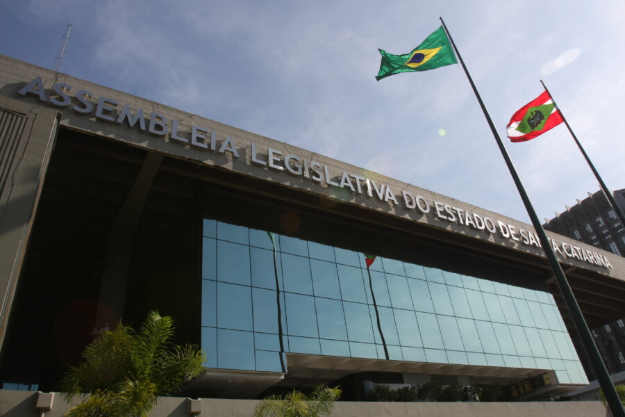 Alesc entra em recesso parlamentar; atividades legislativas serão retomadas em agosto