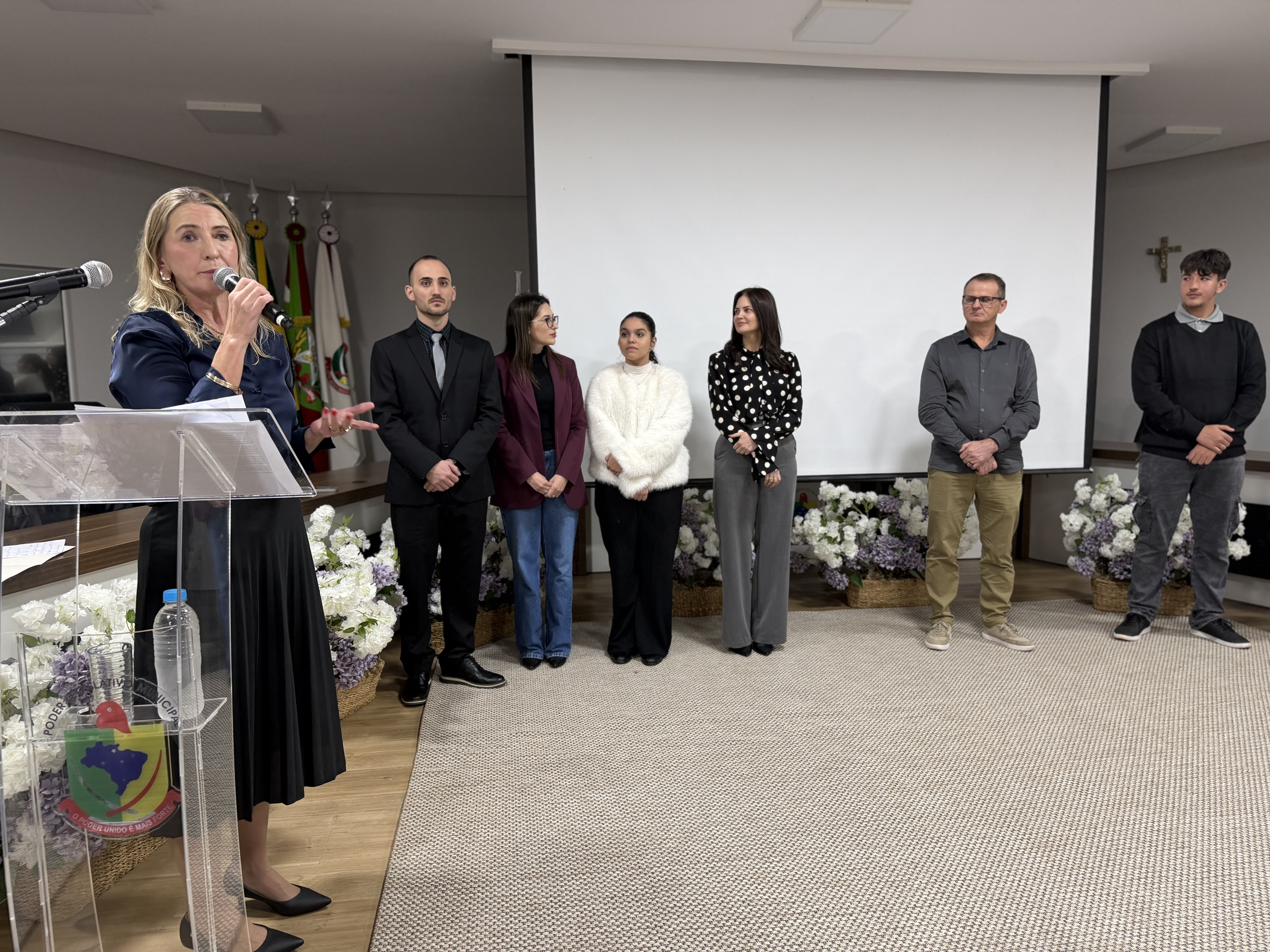Comerciantes de Pinhalzinho são homenageados em sessão solene na Câmara de Vereadores